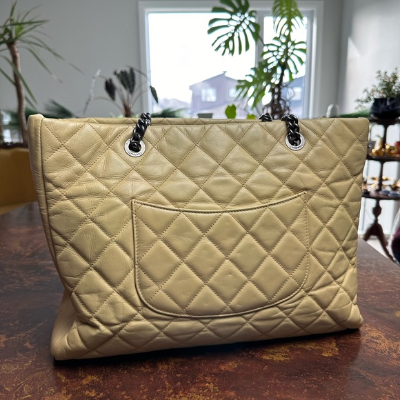 VTG Chanel Jumbo XL Flap Bag Quilted Calfskin Cream Gunmetal HW - Picture 12 of 17